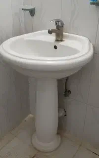 روشویی با پایه وشیر