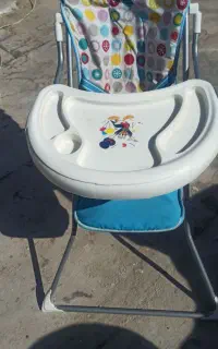 صندلی غذا خوری