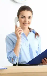 منشی مطب پزشک