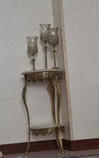 میز و شمدان