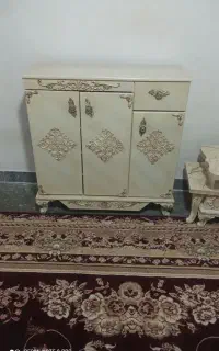 زیر تلویزیونی و جاکفشی