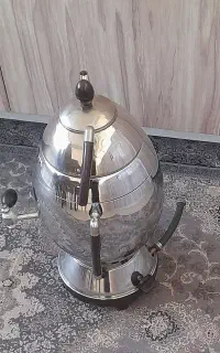 سماور  با قوری بزرگ و صافی استیل درون قوری