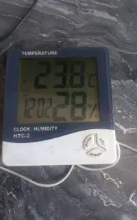 دماسنج ورطوبت سنج