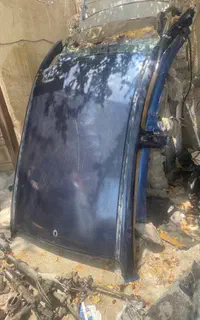 بدنه مگان سقف گلگیر