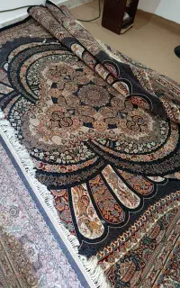 فرش قهوه ای یک دونه