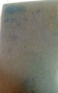 یک عدد کتاب  قدیمی