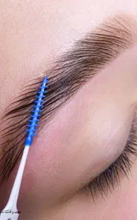 انجام لیفت و لَمینِت ابرو و مژِه