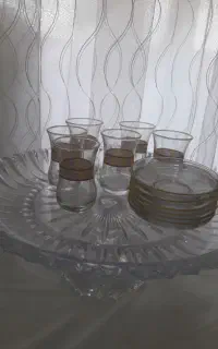 یک دست استکان و نلبعکی و میوه خوری