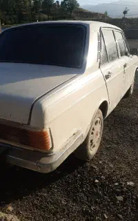 پیکان سواری مدل ۷۶