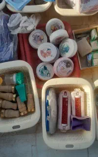 وسایل خرازی به فروش می‌رسد