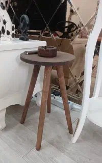 استند چوبی