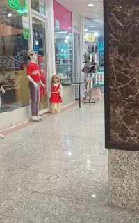فروشنده خانوم