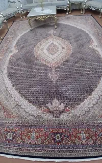 یک جفت فرش ۱۲ متری و یک عدد ۹متری