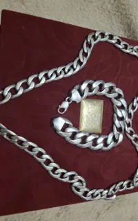 گردنی بادستبند به وزن 213گرم دستبند 83گرم