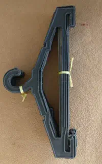 چوب‌لباسی ‌مشکی