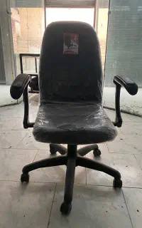 صندلی اداری چرخ دار