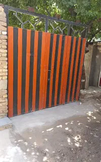 درب حیاط ماشین رو بزرگ