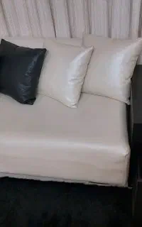 مبل تک چرم