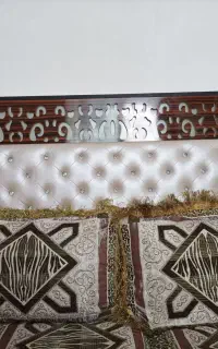 تخت و آیینه کنسول