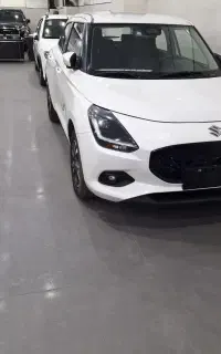 سوزکی سویفت مدل ۲۰۲۵ رنگ سفید