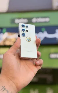 گوشی های مینی سامسونگ a76 و اپل iPhone17 promax