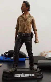 اکشن فیگور ریک گرایمز از سریال walking dead