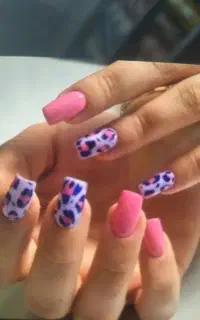 نیازمند ناخنکارومژه کار بامشتری