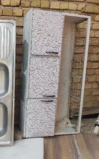 کابینت و آب چکان