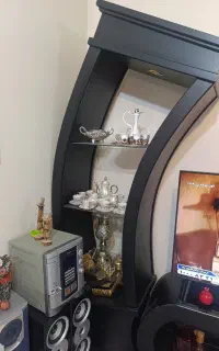 بوفه میز تلویزیون و ساعت دیواری