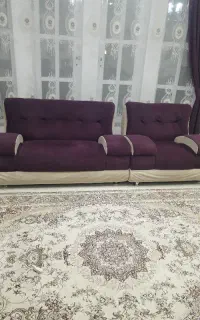 مبل راحتی و میز و چهارتا عسلی