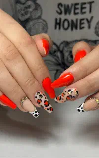 آموزش و ارائه خدمات ناخن
