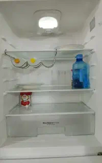 یخچال درحدنو