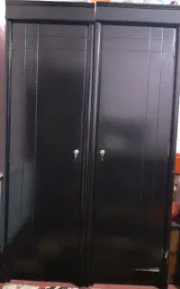 فروش تعدادی اسباب و اثاثیه