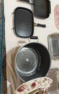ماهیتابه و دیگ بزرگ
