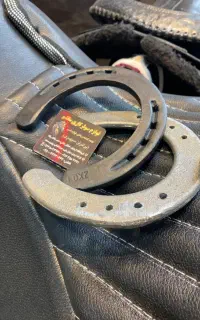 لوازم سوارکاری (زین-نعل)