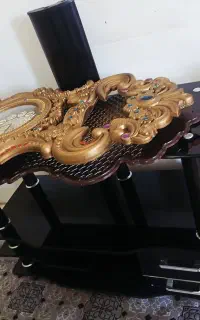 ساعت و میزتلویزیون