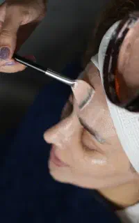 فیشال و پاکسازی تخصصی صورت بانوان