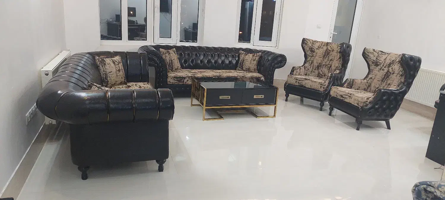 مبل چستر ۸ نفره چرمی|مبلمان خانگی و میز عسلی|قم, دانش|دیوار