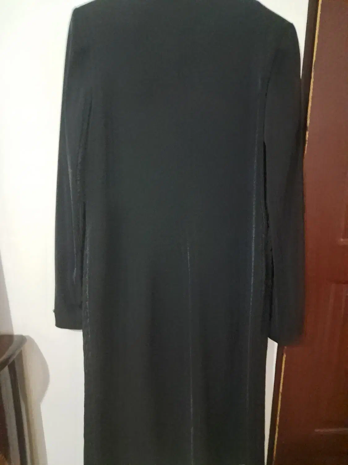 مانتو|لباس|نیشابور, میدان حافظ|دیوار