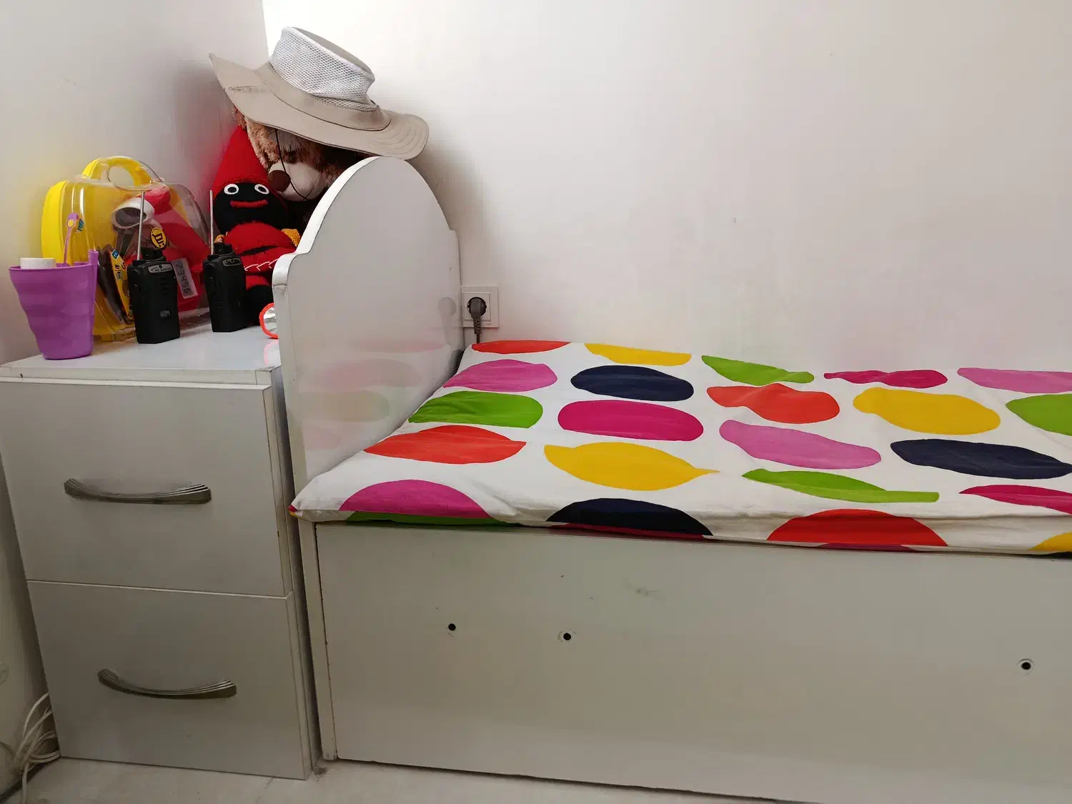 تخت سالم|تخت و صندلی بچه|خوی, |دیوار