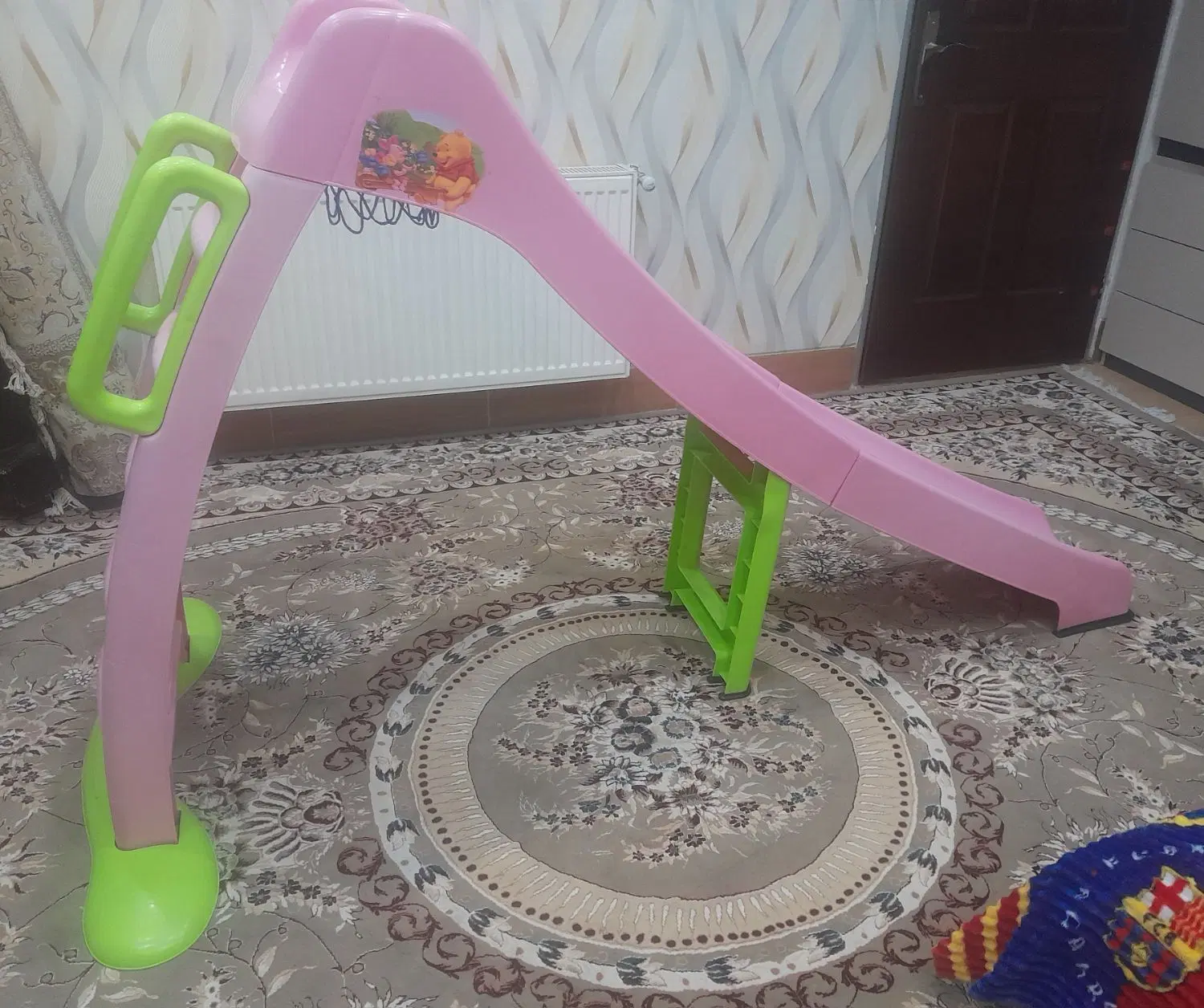 سرسره|اسباببازی بچه|فولادشهر, C3|دیوار