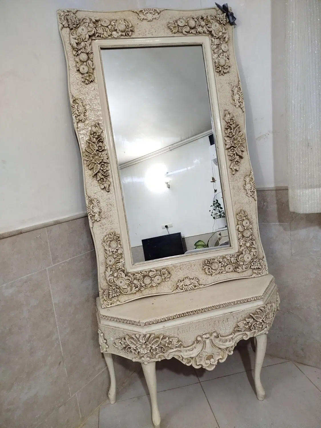 آینه|آینه|کاشان, شهدا|دیوار