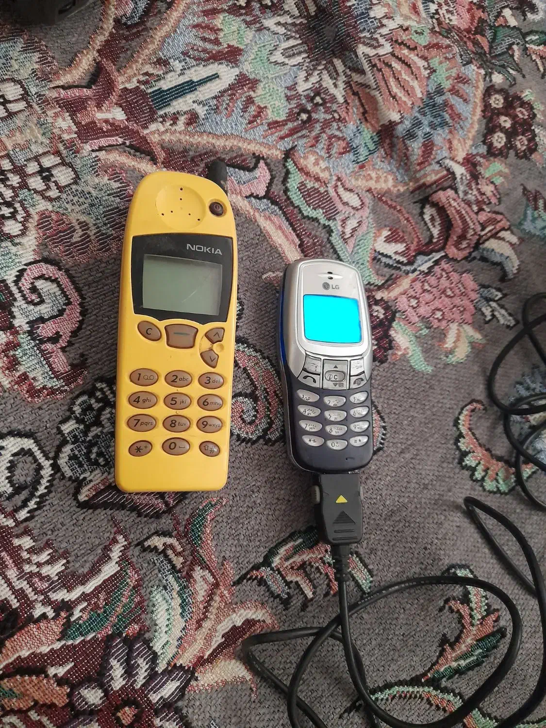 گوشی|کلکسیون اشیاء عتیقه|قم, وادی السلام|دیوار