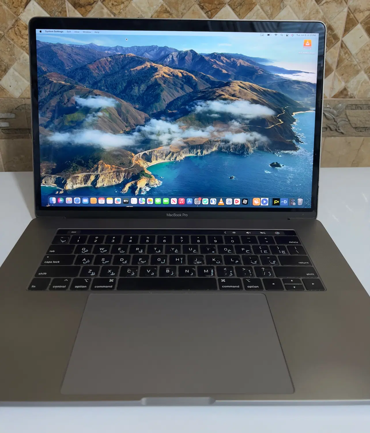 MacBook Pro 2019|رایانه همراه|شیراز, گل سرخ|دیوار