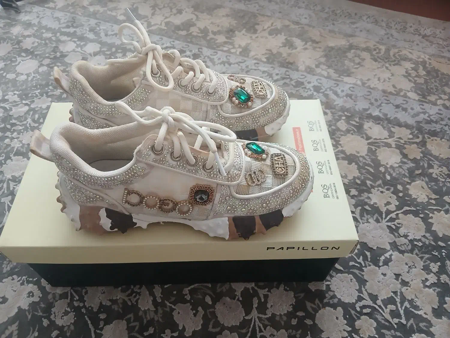 کفش|کیف، کفش، کمربند|اردبیل, |دیوار