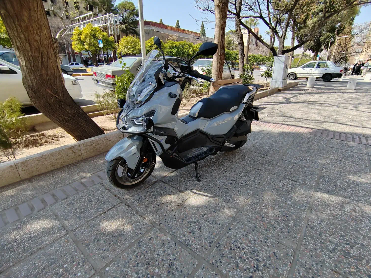 sym هاسکی 175|موتورسیکلت|شیراز, شاهچراغ|دیوار