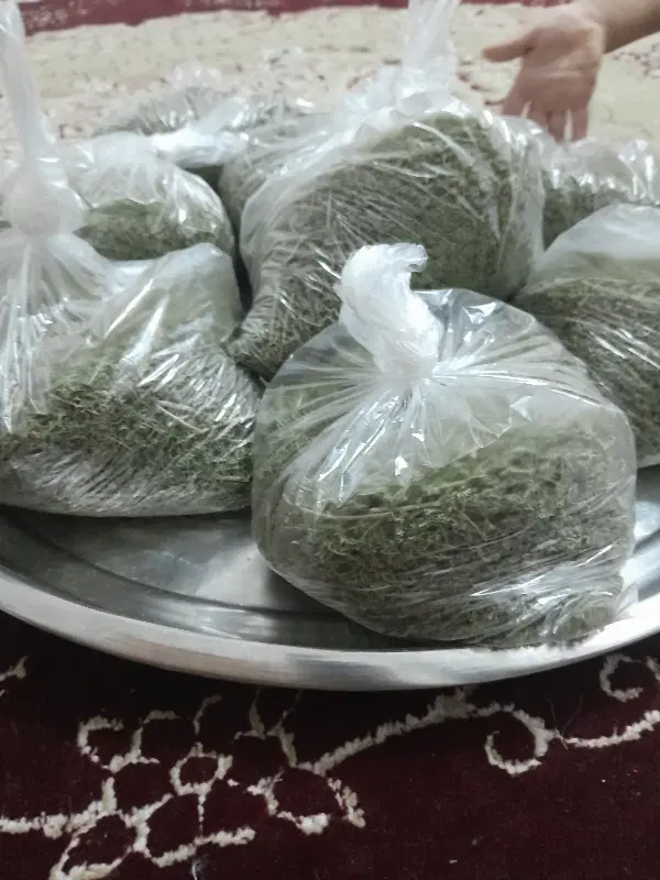 خاری سرحد|خوردنی و آشامیدنی|دهدشت, |دیوار