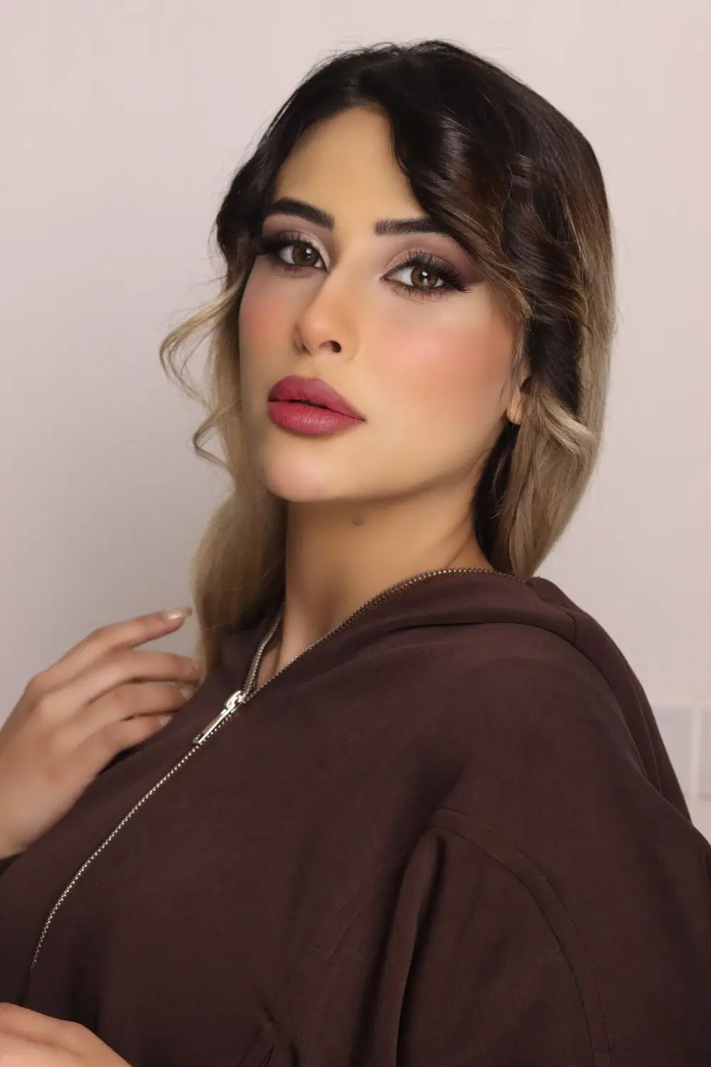 میکاپ|خدمات آرایشگری و زیبایی|زارچ, |دیوار