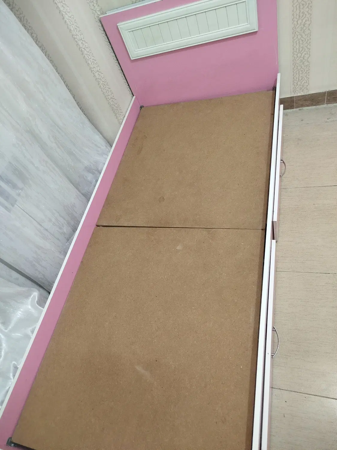 تخت|تخت و سرویس خواب|گلستان (تهران), |دیوار
