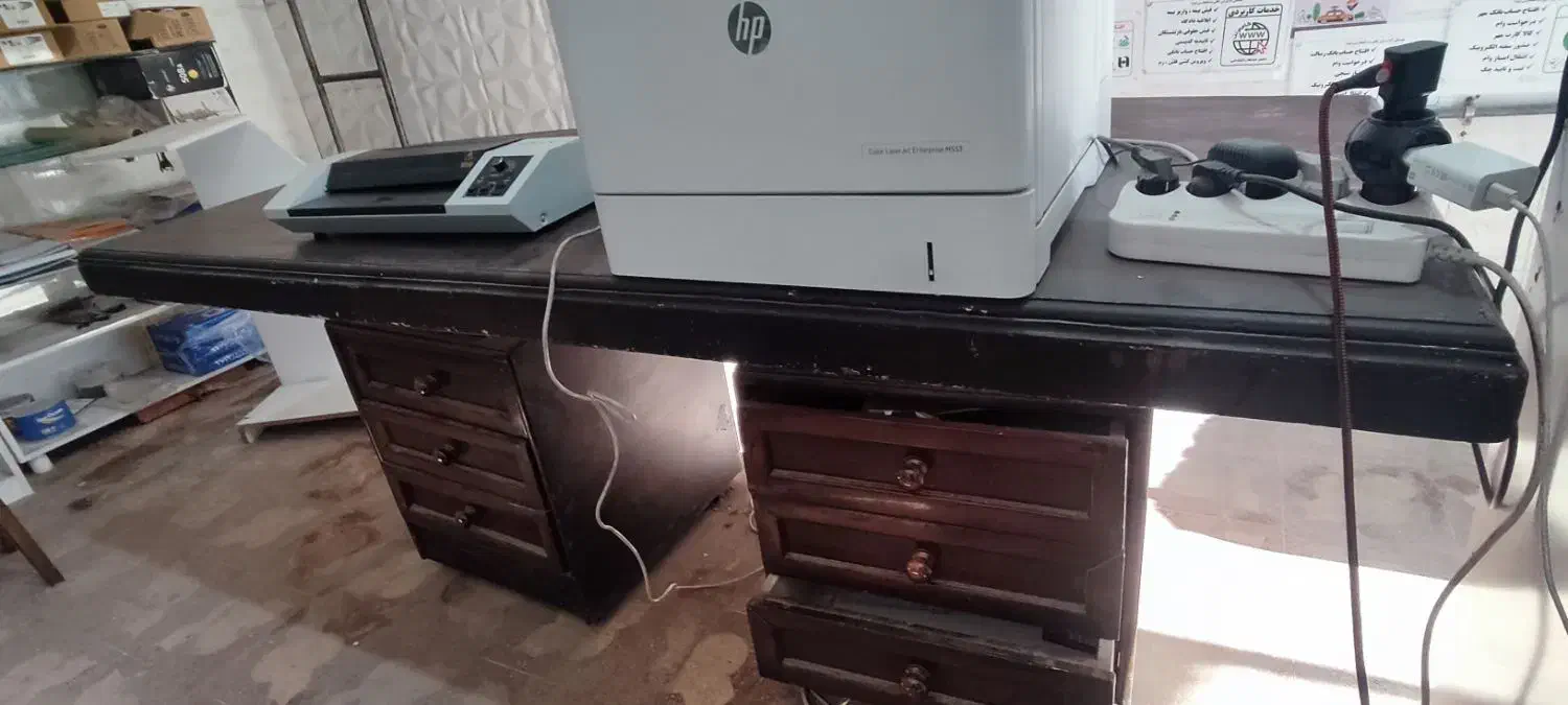 میز|میز تحریر و کامپیوتر|شیراز, شهرک مهرگان|دیوار